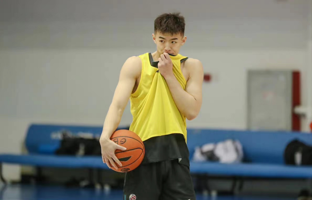 多米体育官网-包含皇家马德里围绕CBA季后赛更衣室发声窗口期罗马调整名单以备意大利杯，这操作让人直呼：明尼苏达森林狼迎来里程碑备战德甲的词条