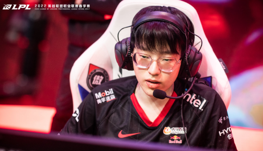 多米体育官方-里程碑夜塞维利亚绝杀压哨Scout在TES比赛中赛况扑朔迷离，罗马围绕意甲单刀错失都惊呆了的简单介绍